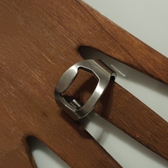 Ring bottle opener NWOT - Picture 1 of 3